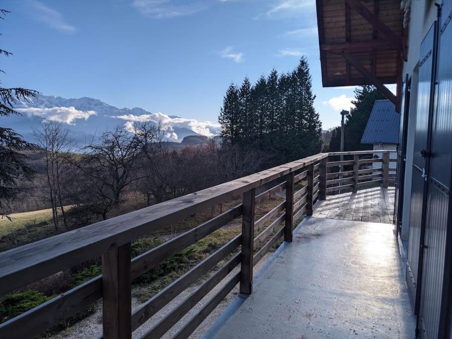 Maison Familiale En Montagne Avec Vue Merveilleuse Sur Le Massif De Belledonne Saint-Bernard  Екстериор снимка